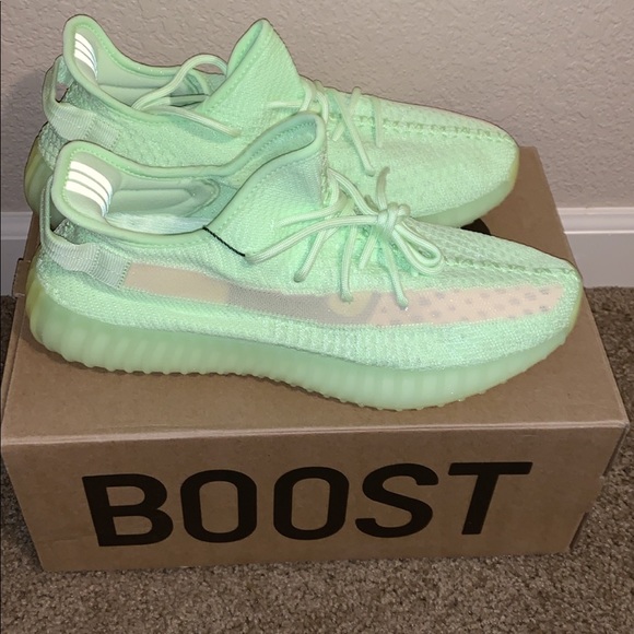 yeezy glow size 11